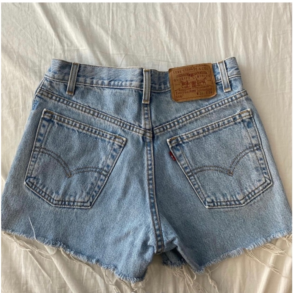 Vintage Levi 550 cutoff shorts 💗💗 reposh!